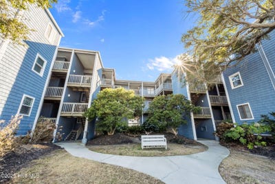 /international/us/2196-new-river-inlet-road-north-topsail-beach-nc-110104404899/
