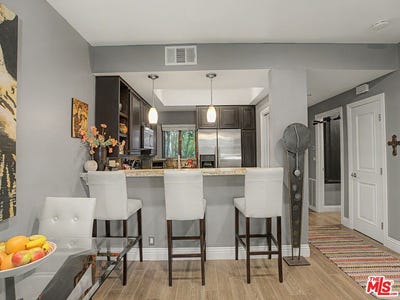 /international/us/8675-falmouth-ave-playa-del-rey-ca-110107467084/