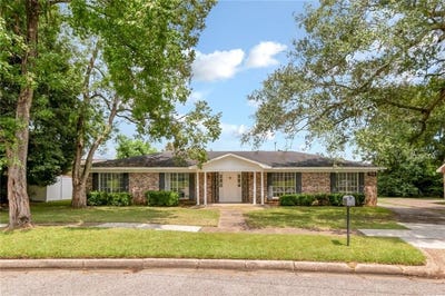 /international/us/421-pennington-circle-mobile-al-110102060991/