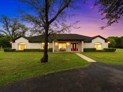 /international/us/1072-chapman-road-crawford-tx-110107718510/