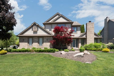 /international/us/45432-white-pines-drive-novi-mi-110108497864/