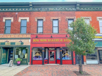 /international/us/145-s-front-street-dowagiac-mi-110105323236/