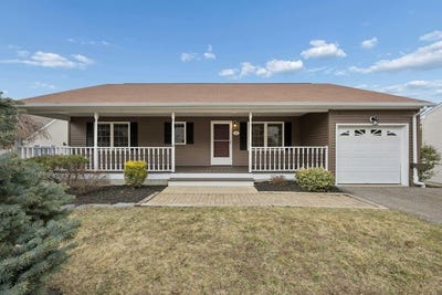 /international/us/9-bryant-lane-northborough-ma-110106989189/