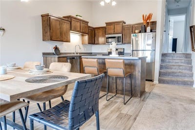 /international/us/8656-gateway-circle-monticello-mn-110107392799/