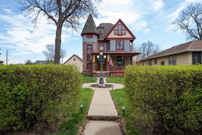 /international/us/2216-jackson-st-sioux-city-ia-110107455862/