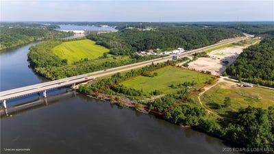 /international/us/290-osage-river-bridge-road-lake-ozark-mo-110098881807/