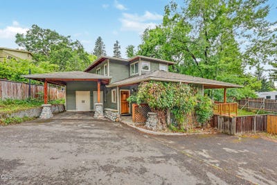 /international/us/545-holly-street-ashland-or-110108575999/