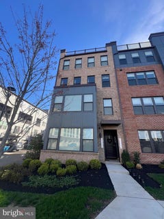 /international/us/43756-transit-square-ashburn-va-110107877438/