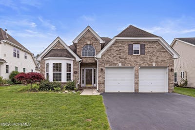 /international/us/61-honeysuckle-drive-manahawkin-nj-110107669122/