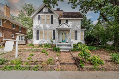 /international/us/133-s-monroe-street-stoughton-wi-110100588617/