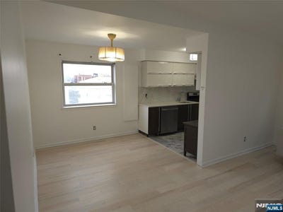 /international/us/6715-polk-street-west-new-york-nj-110106670979/