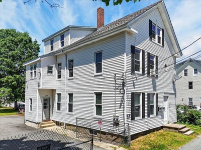 /international/us/3-church-ave-taunton-ma-110108635882/