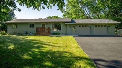 /international/us/108-viking-drive-colfax-wi-110100723768/