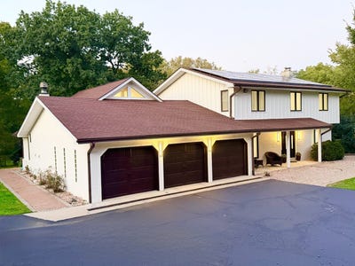/international/us/8714-w-123rd-street-palos-park-il-110120550397/