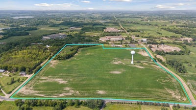/international/us/4205-willow-drive-medina-mn-110093479418/