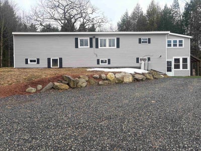 /international/us/18-shady-lane-northfield-nh-110106987426/