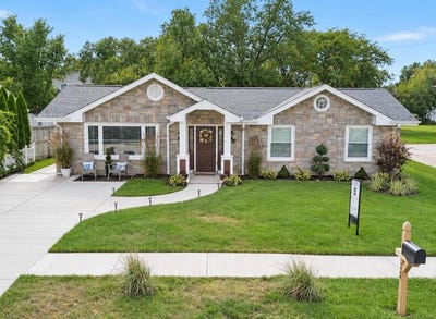 /international/us/340-n-berrien-street-new-buffalo-mi-110119308671/