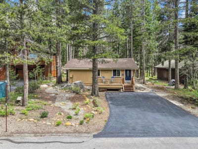 /international/us/12588-bernese-lane-truckee-ca-110108352132/
