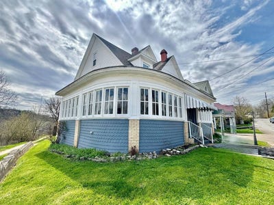 /international/us/203-spring-street-spencer-wv-110107051373/