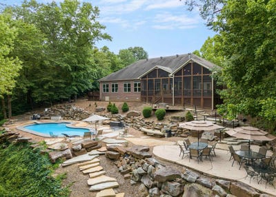 /international/us/259-riverview-road-searcy-ar-110096979085/