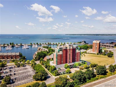 /international/us/132-lakefront-boulevard-buffalo-ny-110109053293/