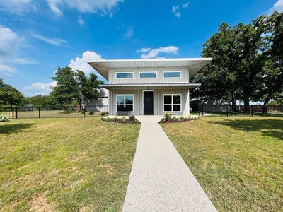 /international/us/2075-county-road-2585-alvord-tx-110101347129/
