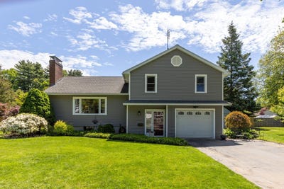 /international/us/13-wingate-street-hampton-nh-110108817595/
