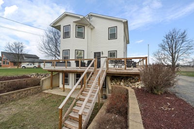 /international/us/14204-northmoor-drive-cement-city-mi-110098775986/