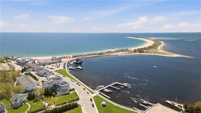 /international/us/118-bay-street-westerly-ri-110108078271/