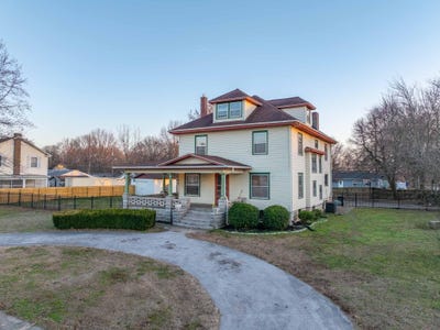 /international/us/501-e-walker-street-ash-grove-mo-110107885525/
