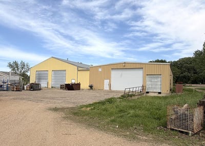 /international/us/1915-1st-avenue-windom-mn-110108549926/