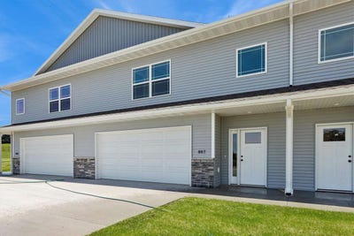 /international/us/899-north-street-williamsburg-ia-110108588864/