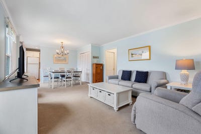 /international/us/14-harold-street-harwich-port-ma-110107478018/