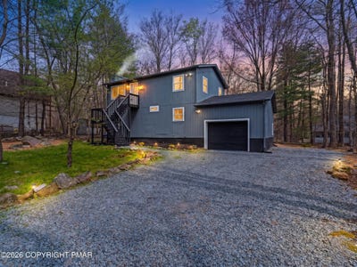/international/us/7-sharon-lane-thornhurst-pa-110107845181/