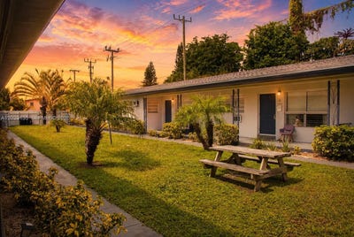 /international/us/2206-fillmore-st-hollywood-fl-110108479895/