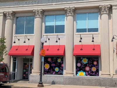/international/us/22-s-main-street-rochester-nh-110108656319/