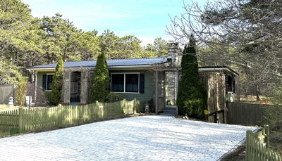 /international/us/53-highland-road-north-truro-ma-110099409938/