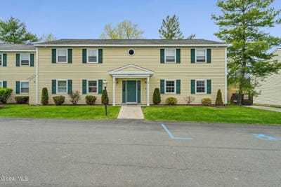 /international/us/184-cedarview-lane-watervliet-ny-110107711709/