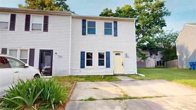 /international/us/3208-clover-road-e-chesapeake-va-110108959336/