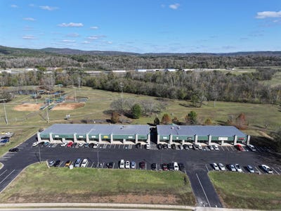 /international/us/230-n-highway-65-clinton-ar-110105870478/