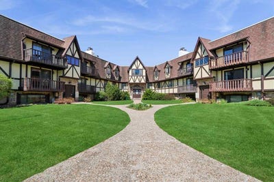 /international/us/1512-1st-avenue-coralville-ia-110107654904/