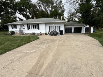/international/us/405-milne-ave-cushing-ia-110108657233/