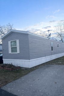 /international/us/12-maple-street-minooka-il-110105017144/