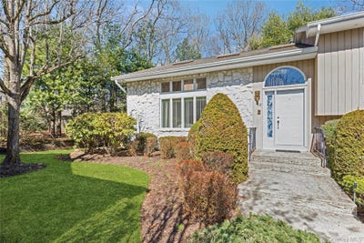 /international/us/12-stone-gate-court-smithtown-ny-110106530672/