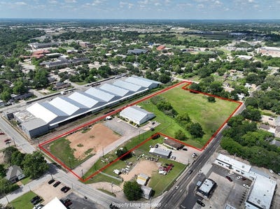 /international/us/206-south-jackson-street-brenham-tx-110108017147/