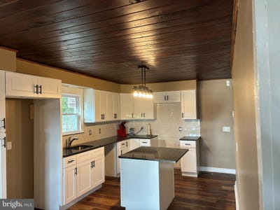 /international/us/2092-main-road-newfield-nj-110099263451/