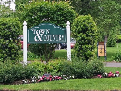 /international/us/26-sea-court-lane-port-jefferson-village-ny-110100850289/