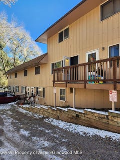 /international/us/702-midland-avenue-glenwood-springs-co-110108443241/