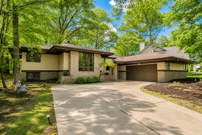 /international/us/6746-s-35th-st-franklin-wi-110107693469/