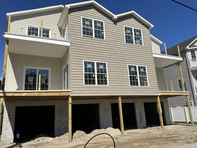 /international/us/121-e-maple-avenue-wildwood-nj-110107734631/